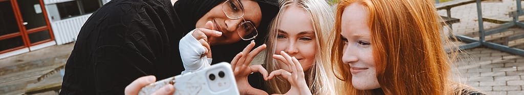 Elever der tager selfie